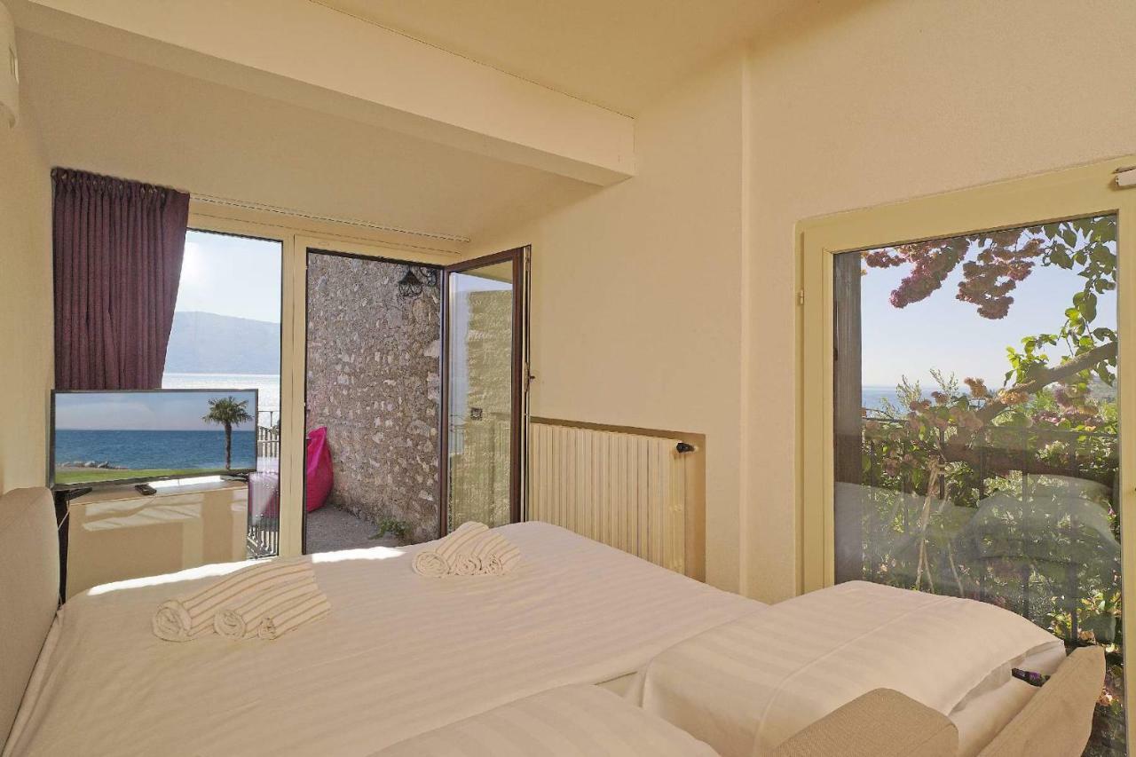 Villa Rachele: Stunning Luxury Villa In Centre Gargnano With Private Pool And Breathtaking Views Экстерьер фото